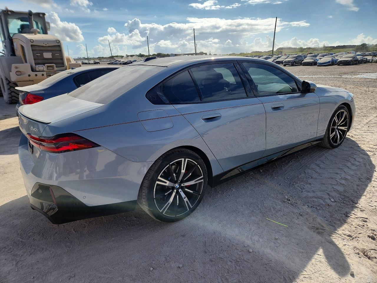 2024 BMW 540 Xi - Image 3