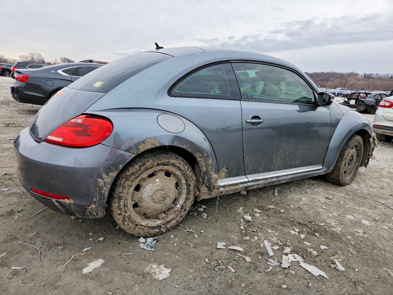 2012 Volkswagen Beetle - Image 3