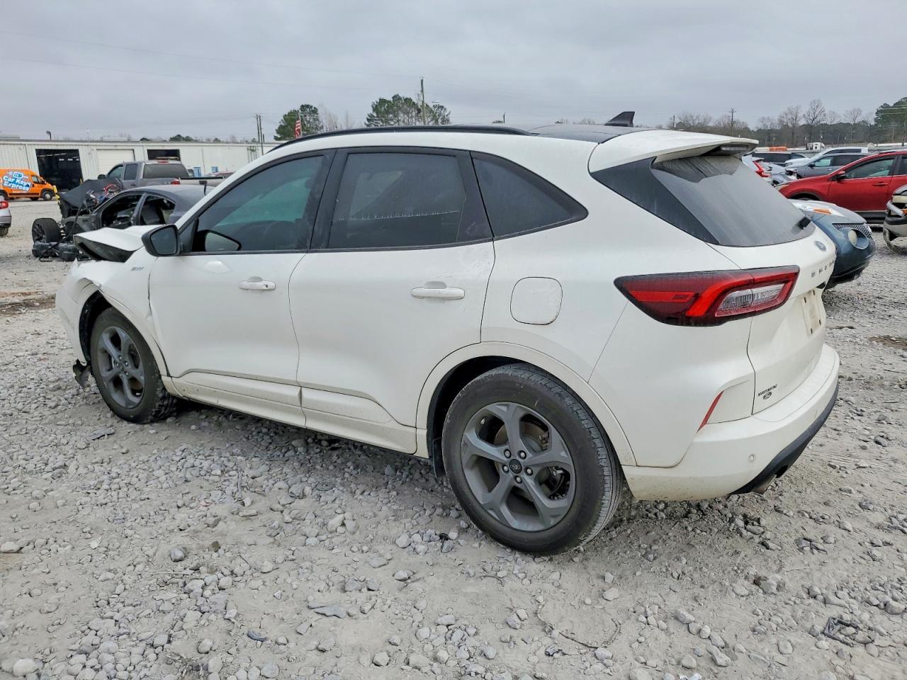 2024 Ford Escape St Line - Image 2