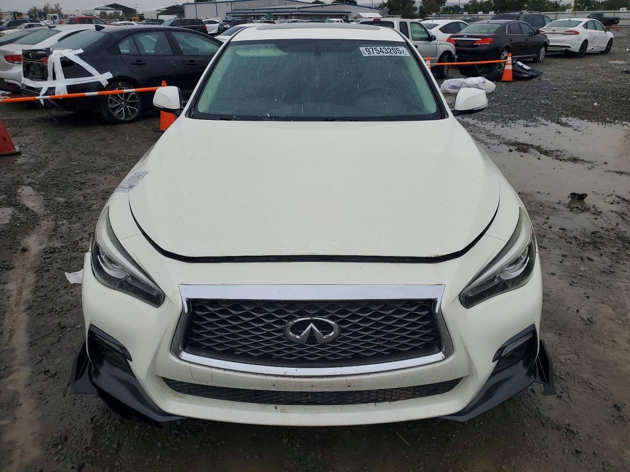 2018 Infiniti Q50 Luxe - Image 5