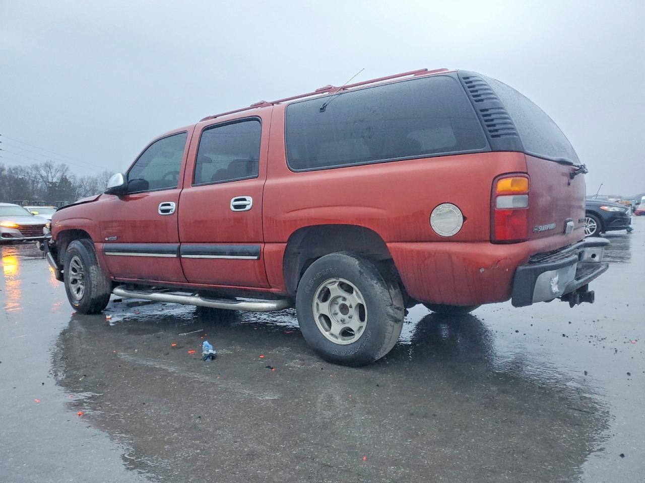 2001 Chevrolet Suburban C1500 - Фото 2