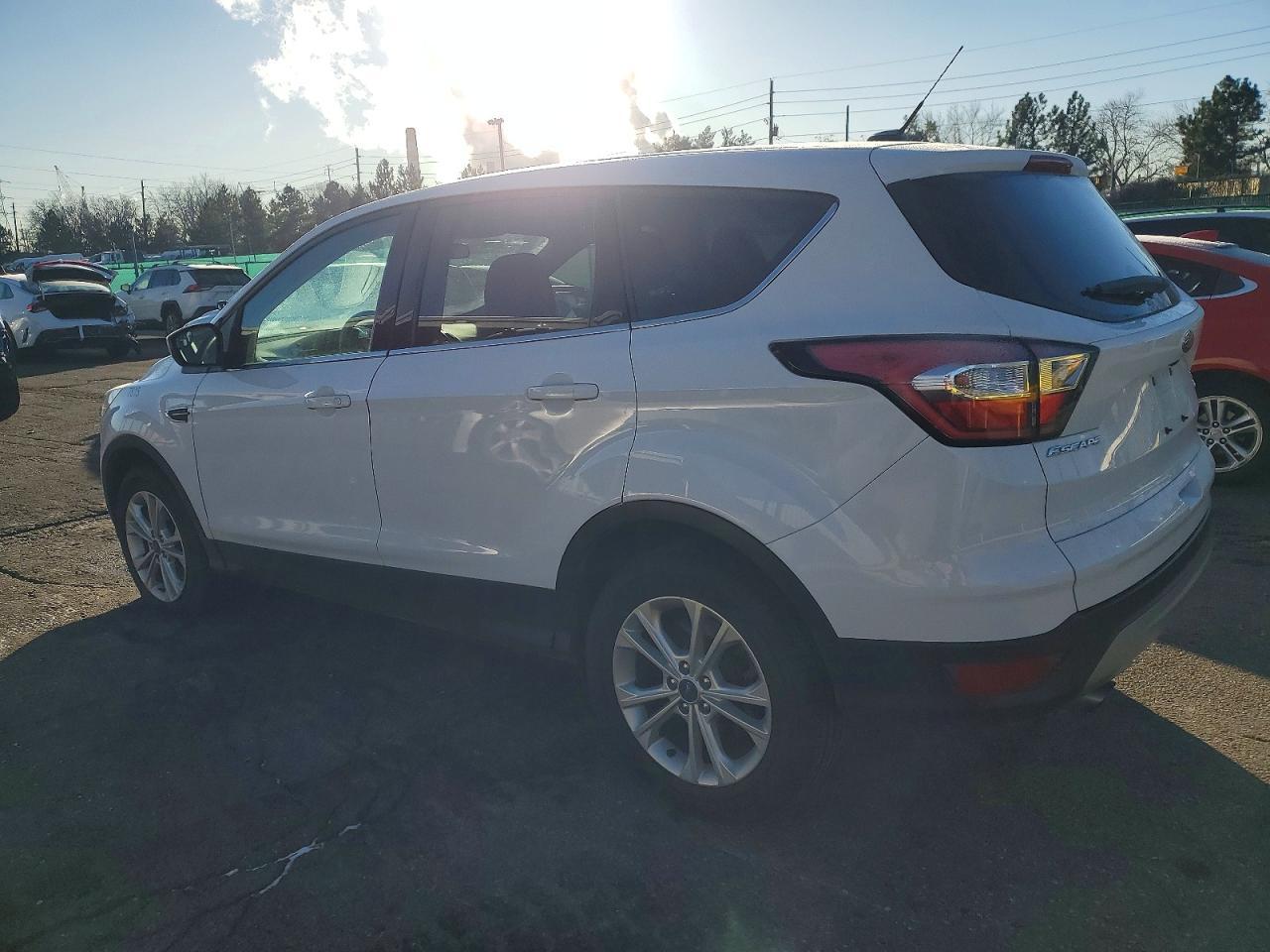 2017 Ford Escape Se - Фото 2