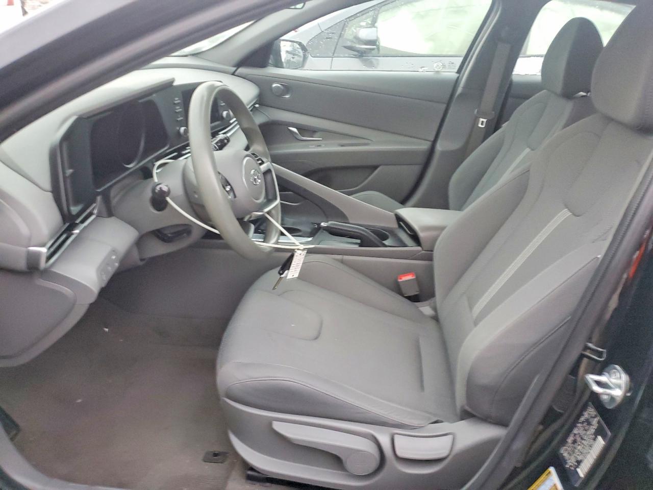 2023 Hyundai Elantra - Фото 7