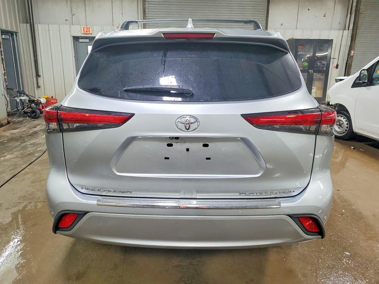 2020 Toyota Highlander Platinum - Фото 6