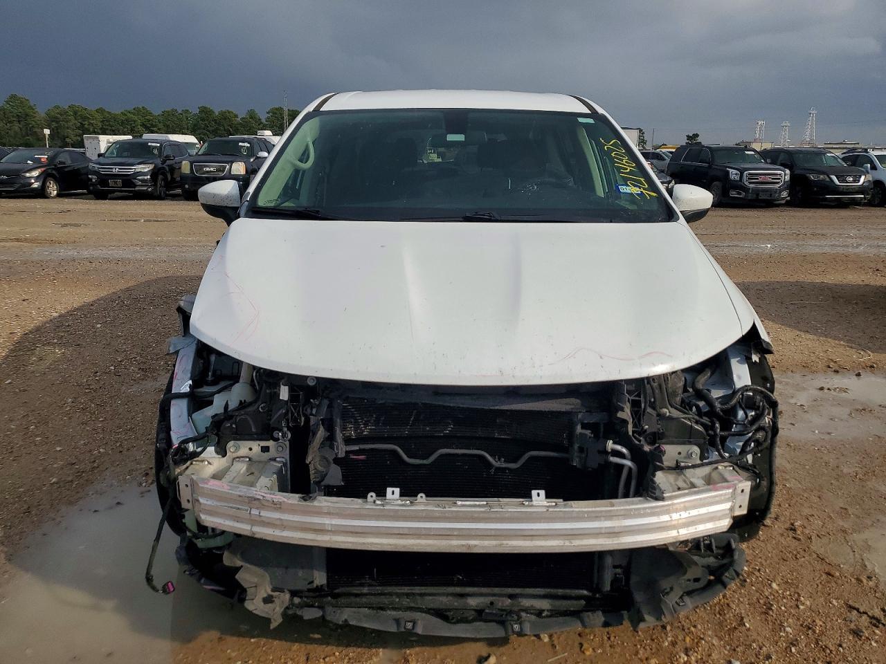 2022 Chrysler Voyager Lx - Фото 5