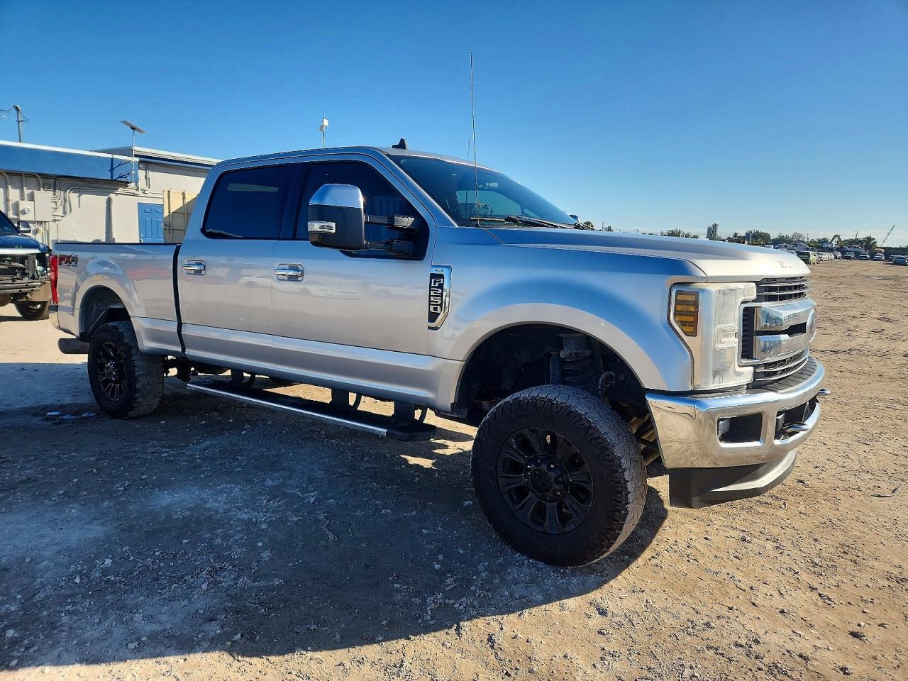 2019 Ford F250 Super Duty - Фото 4