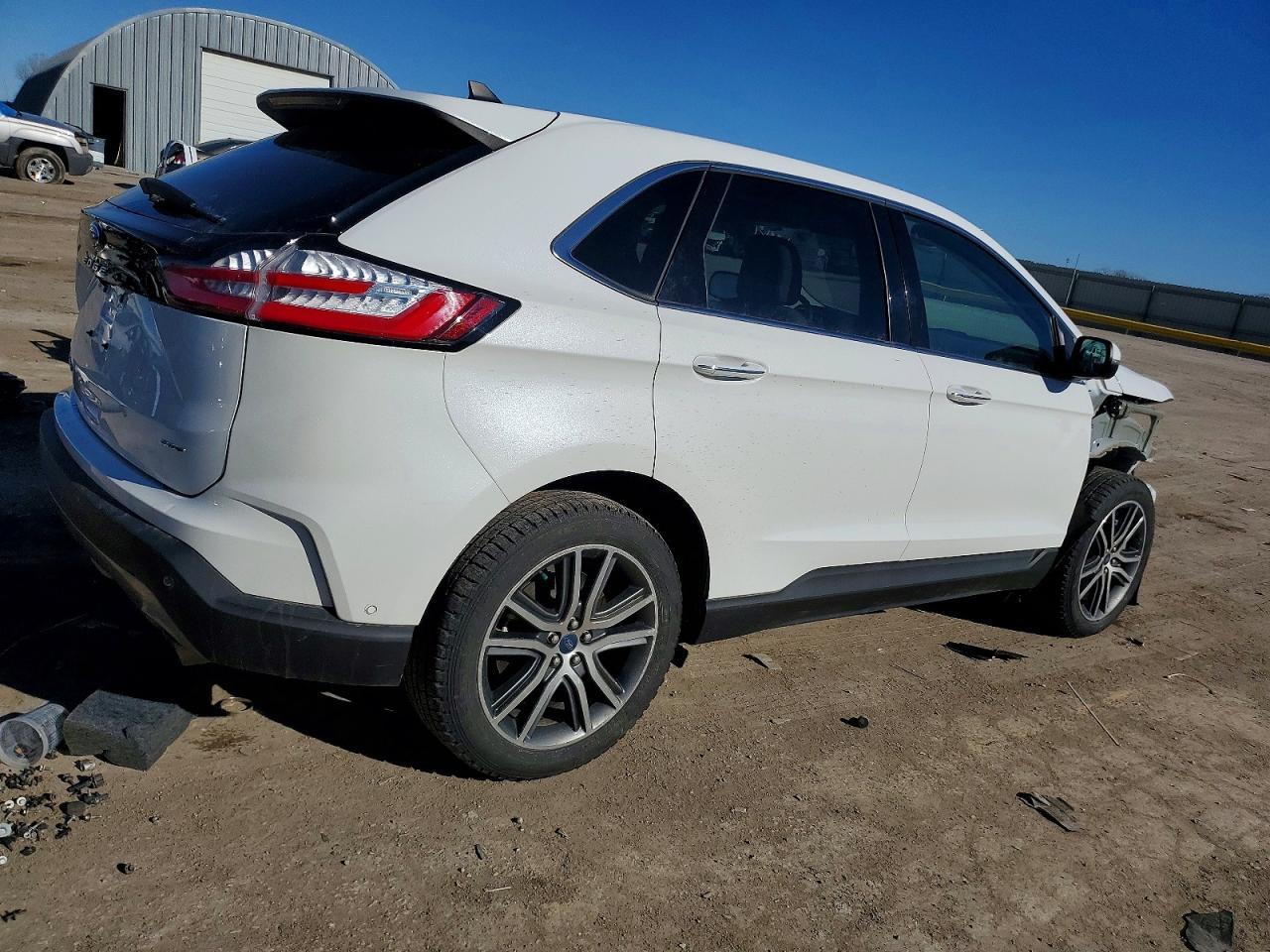 2021 Ford Edge Titanium - Фото 3