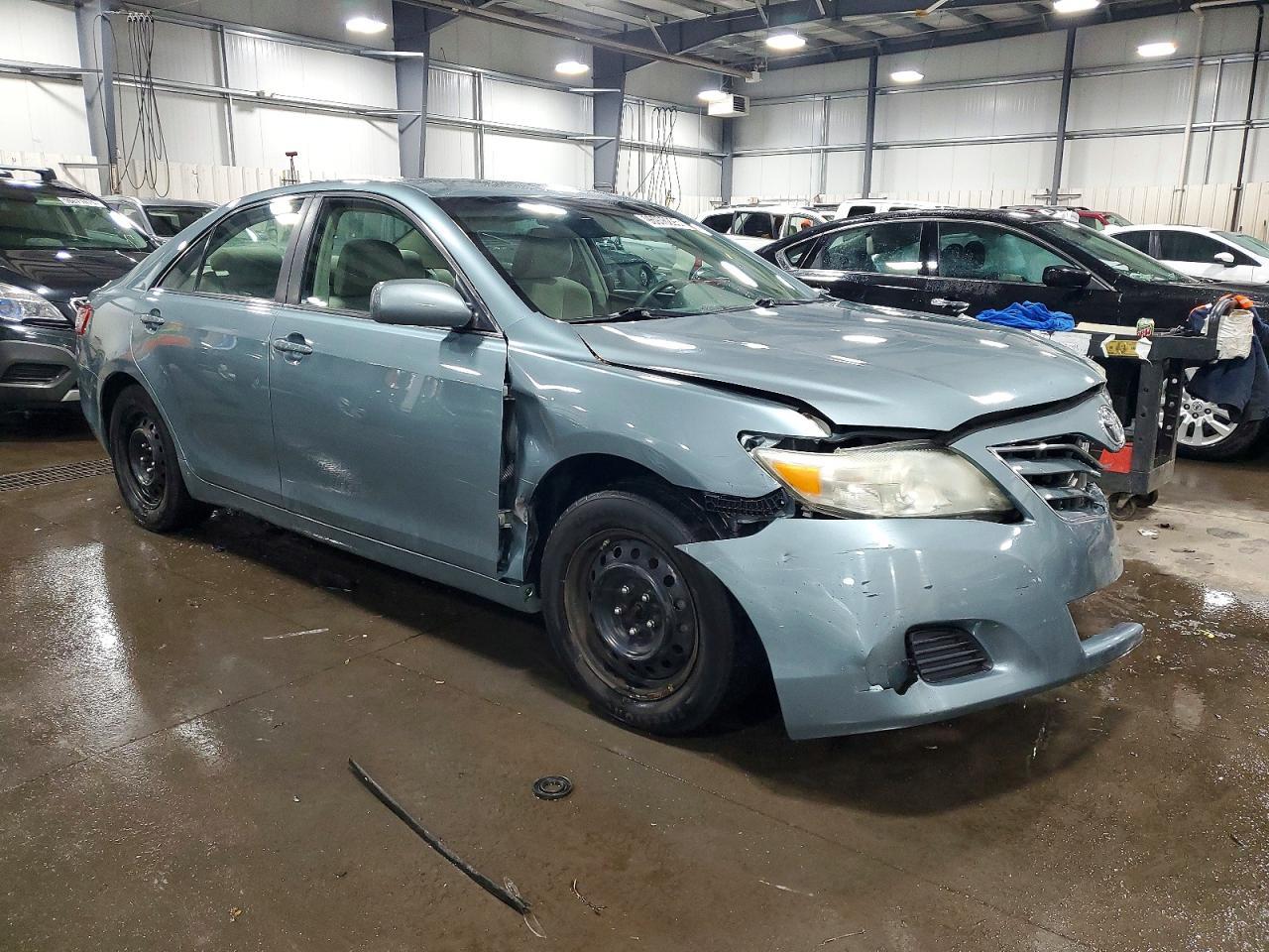 2011 Toyota Camry Le - Фото 4