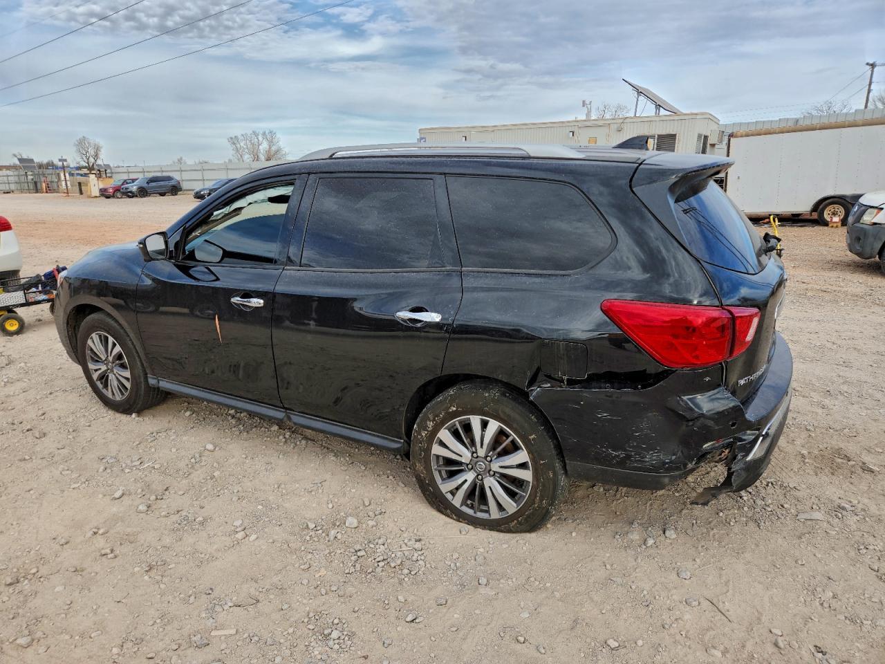 2019 Nissan Pathfinder S - Image 2