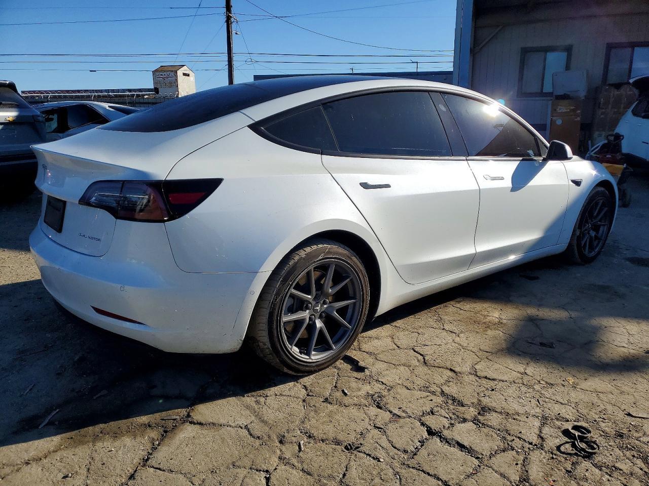 2022 Tesla Model 3 - Image 3