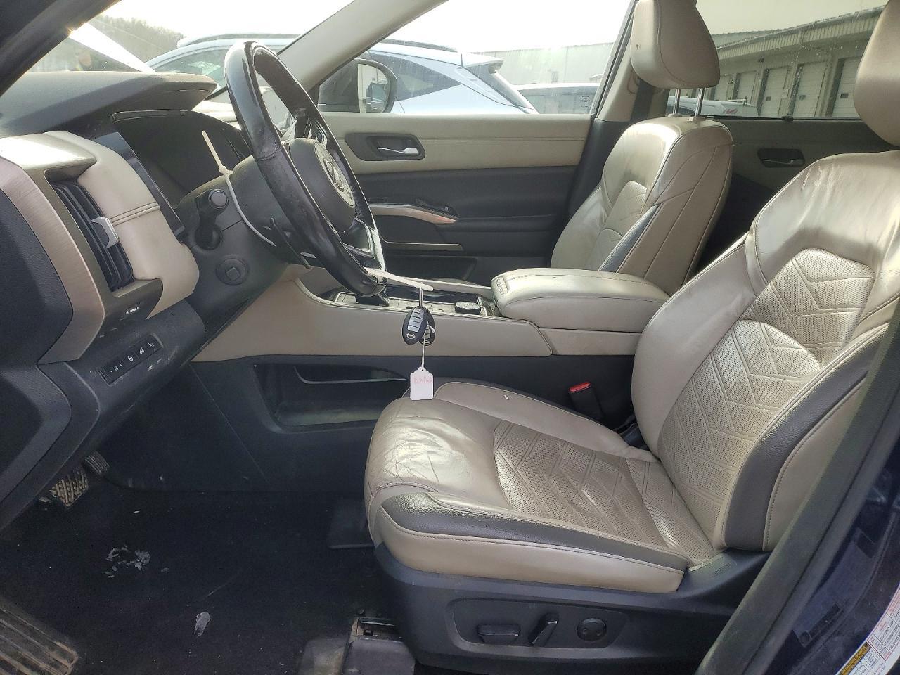 2022 Nissan Pathfinder Platinum - Image 7