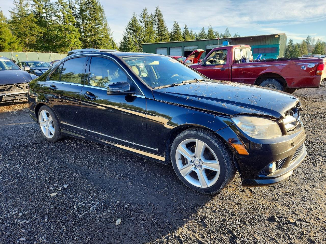 2010 Mercedes-Benz C 300 - Фото 4