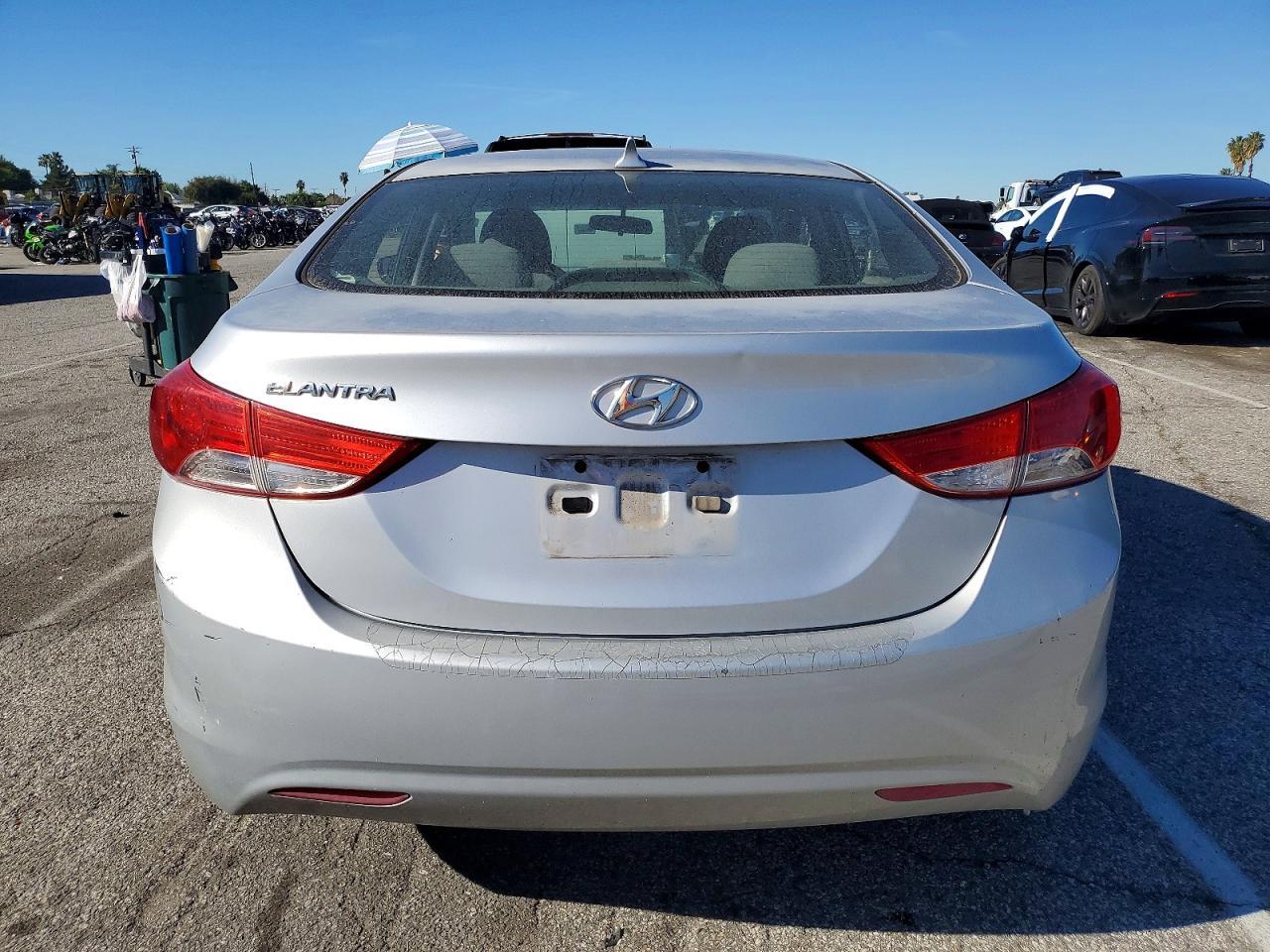 2013 Hyundai Elantra Gls - Image 6