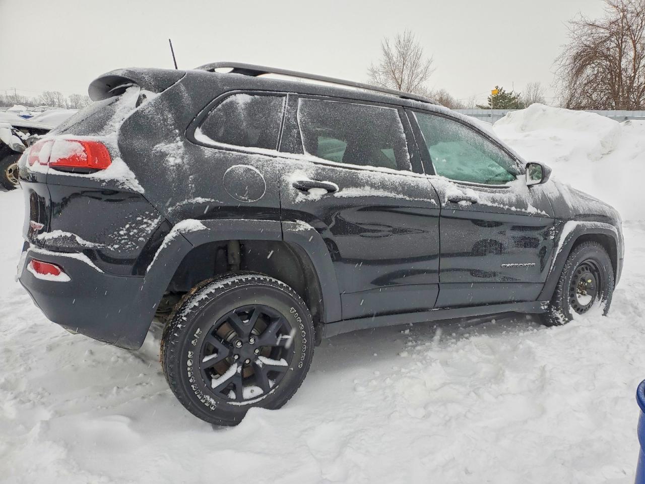 2016 Jeep Cherokee Trailhawk 4 - Image 3