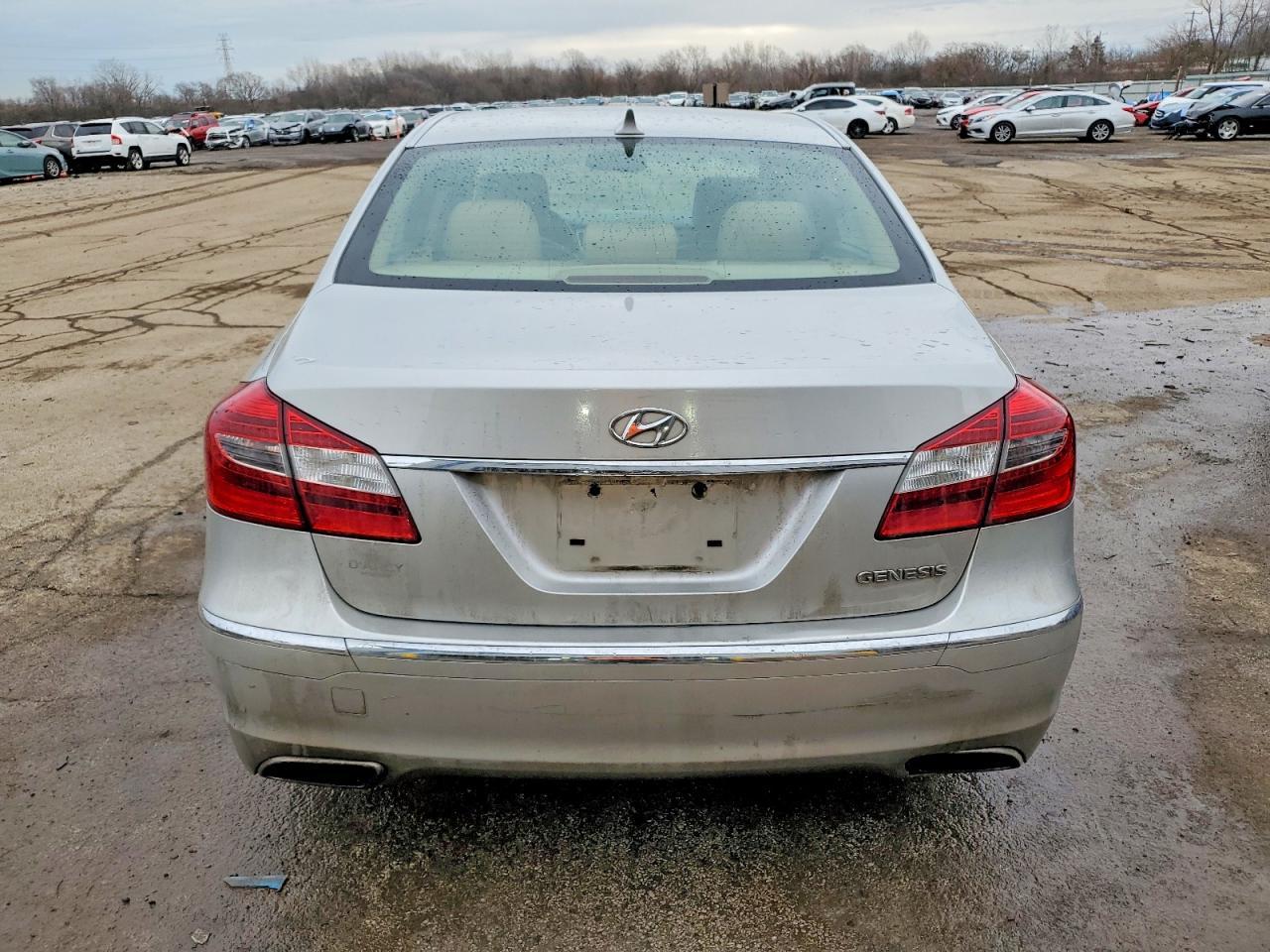 2012 Hyundai Genesis 3.8L - Фото 6