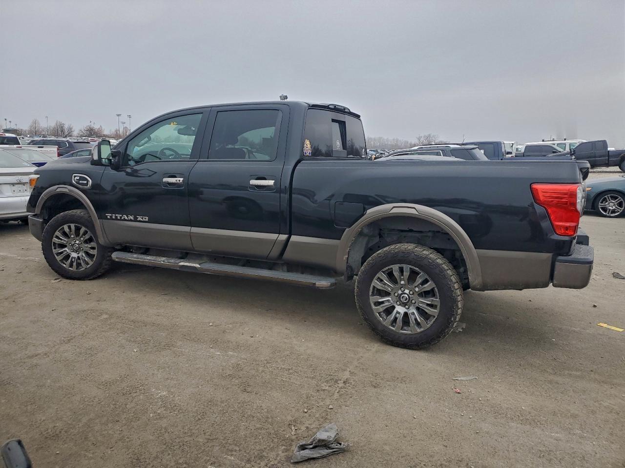 2016 Nissan Titan Xd Sl - Image 2