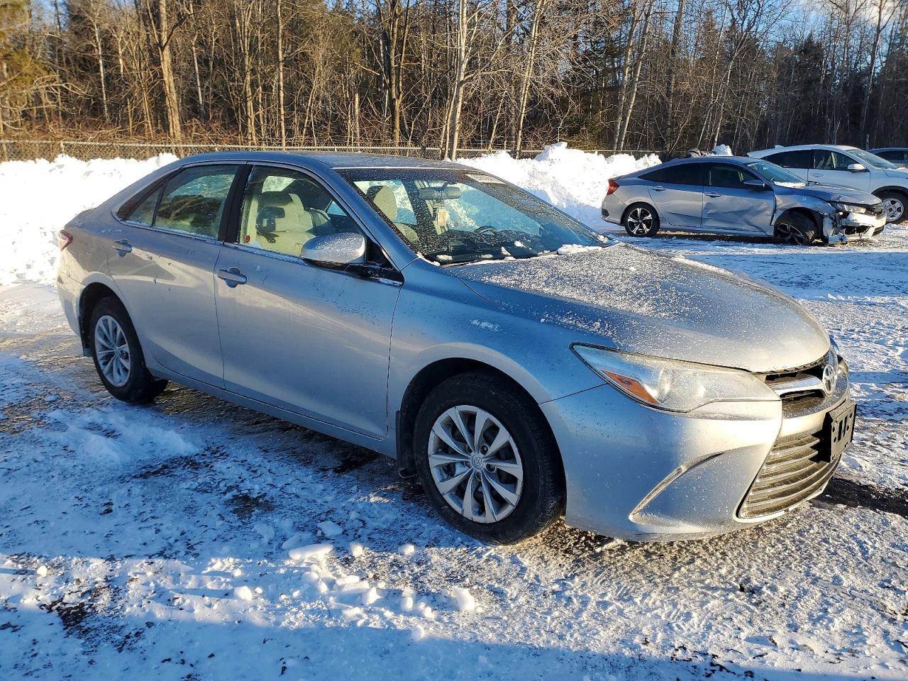 2015 Toyota Camry Le - Фото 4