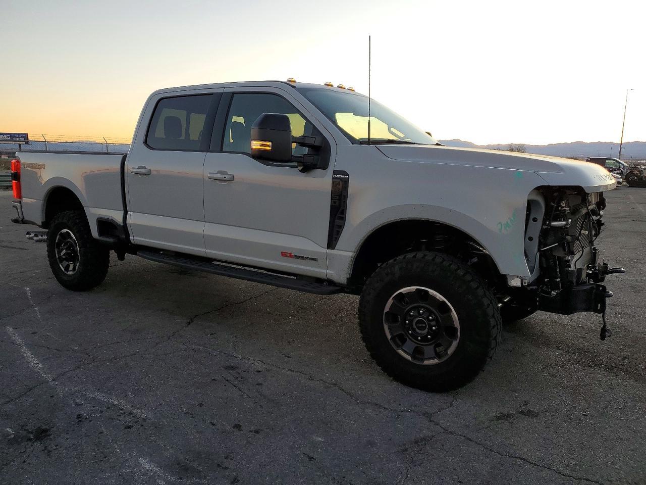 2026 Ford F350 Super Duty - Фото 4