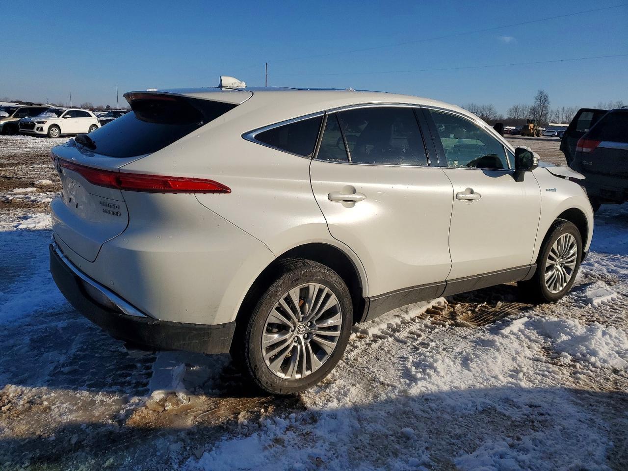 2021 Toyota Venza Le - Фото 3