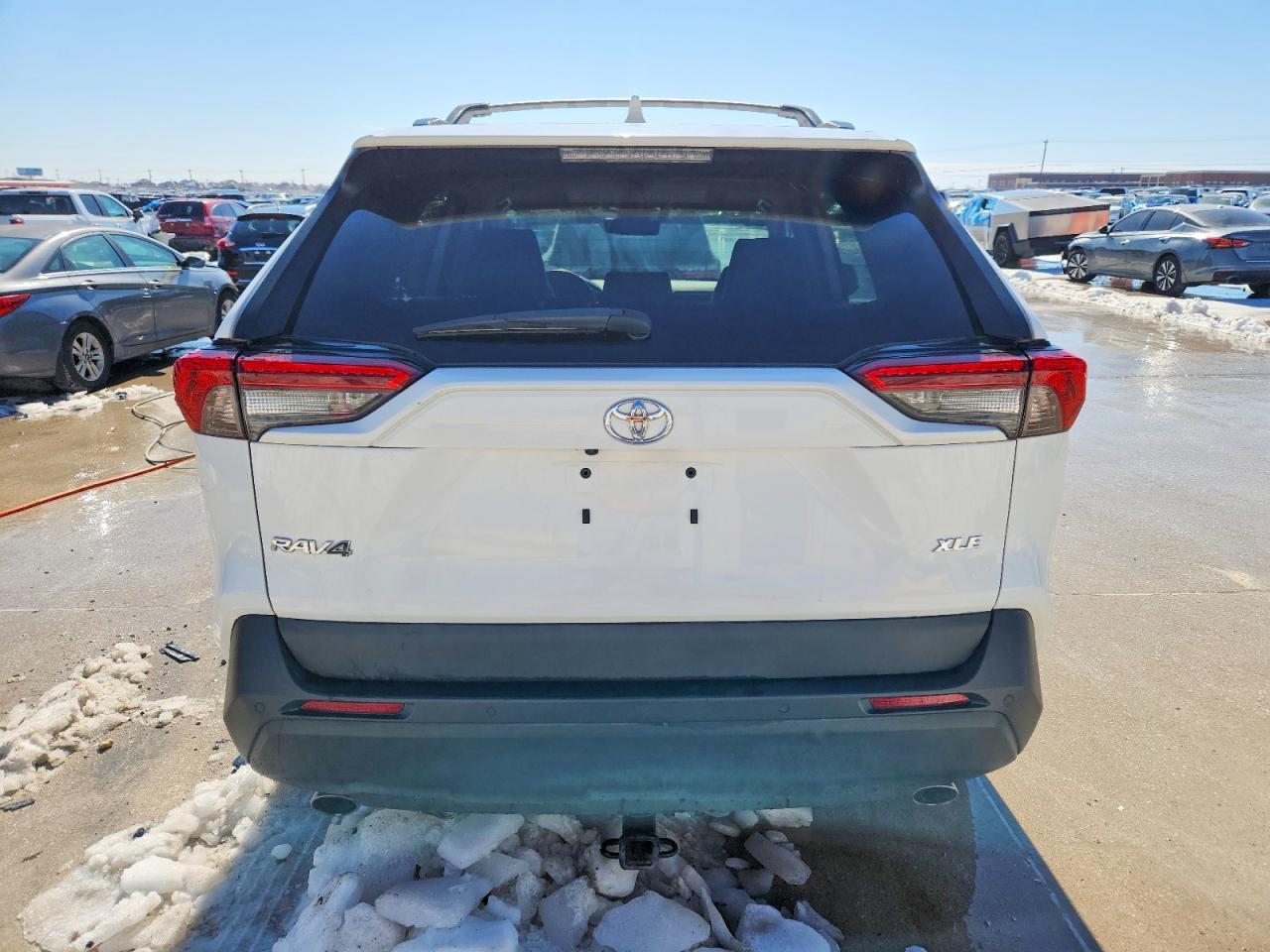 2020 Toyota Rav4 - Фото 6