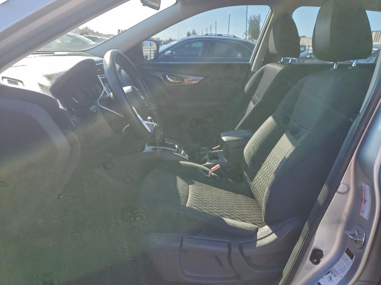 2017 Nissan Rogue S - Image 7