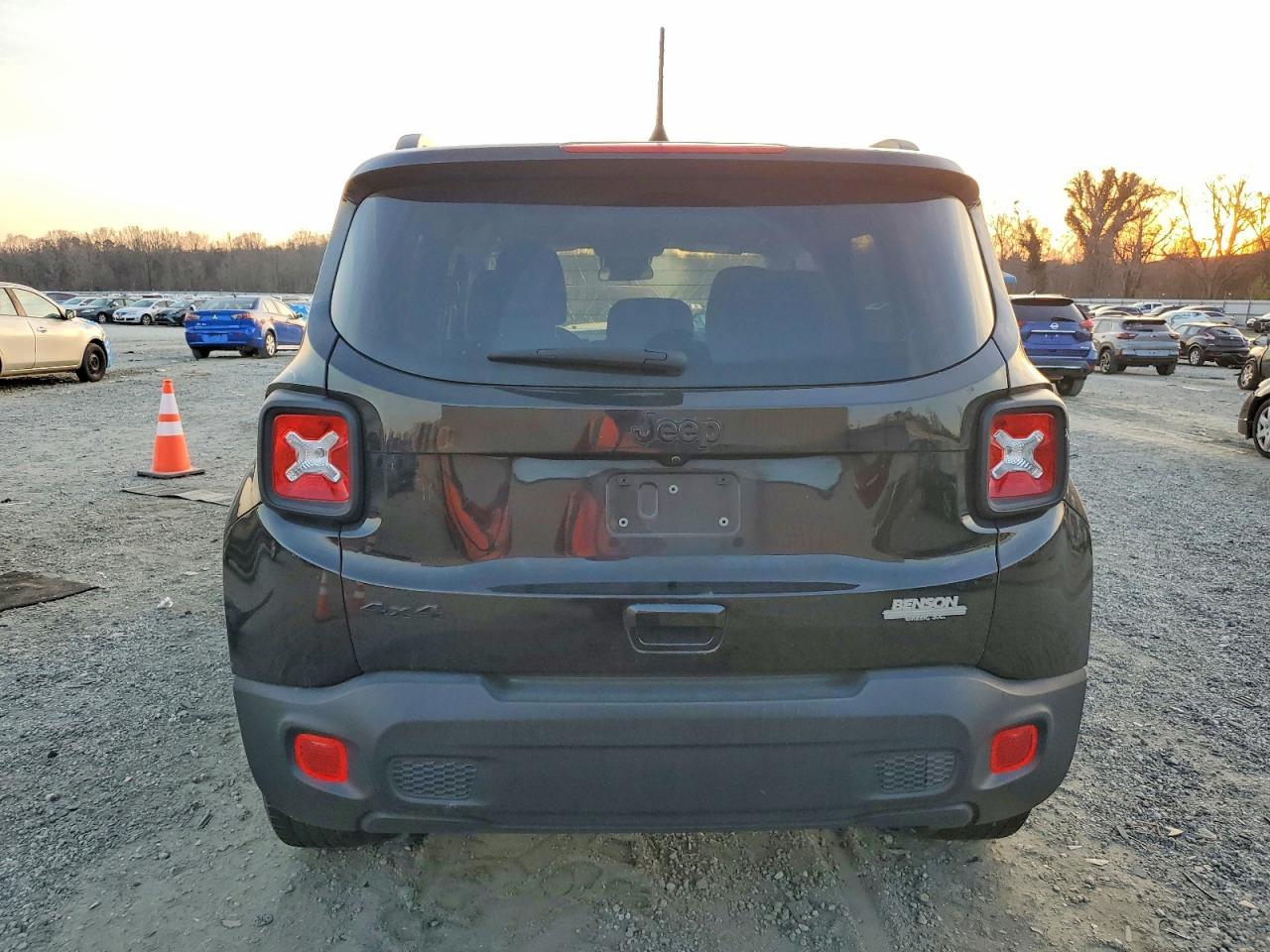 2023 Jeep Renegade Altitude - Image 6