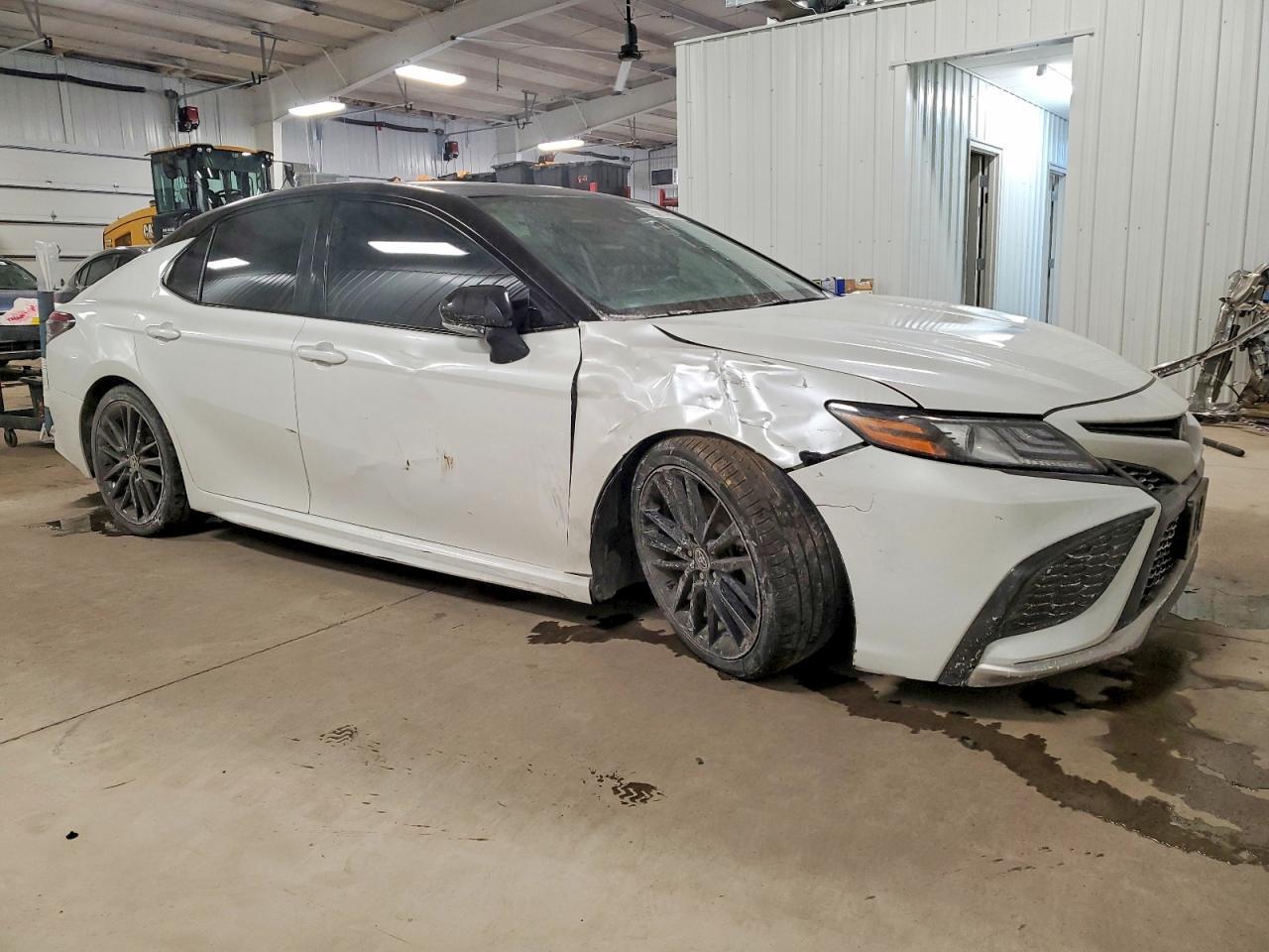 2021 Toyota Camry Xse - Фото 4