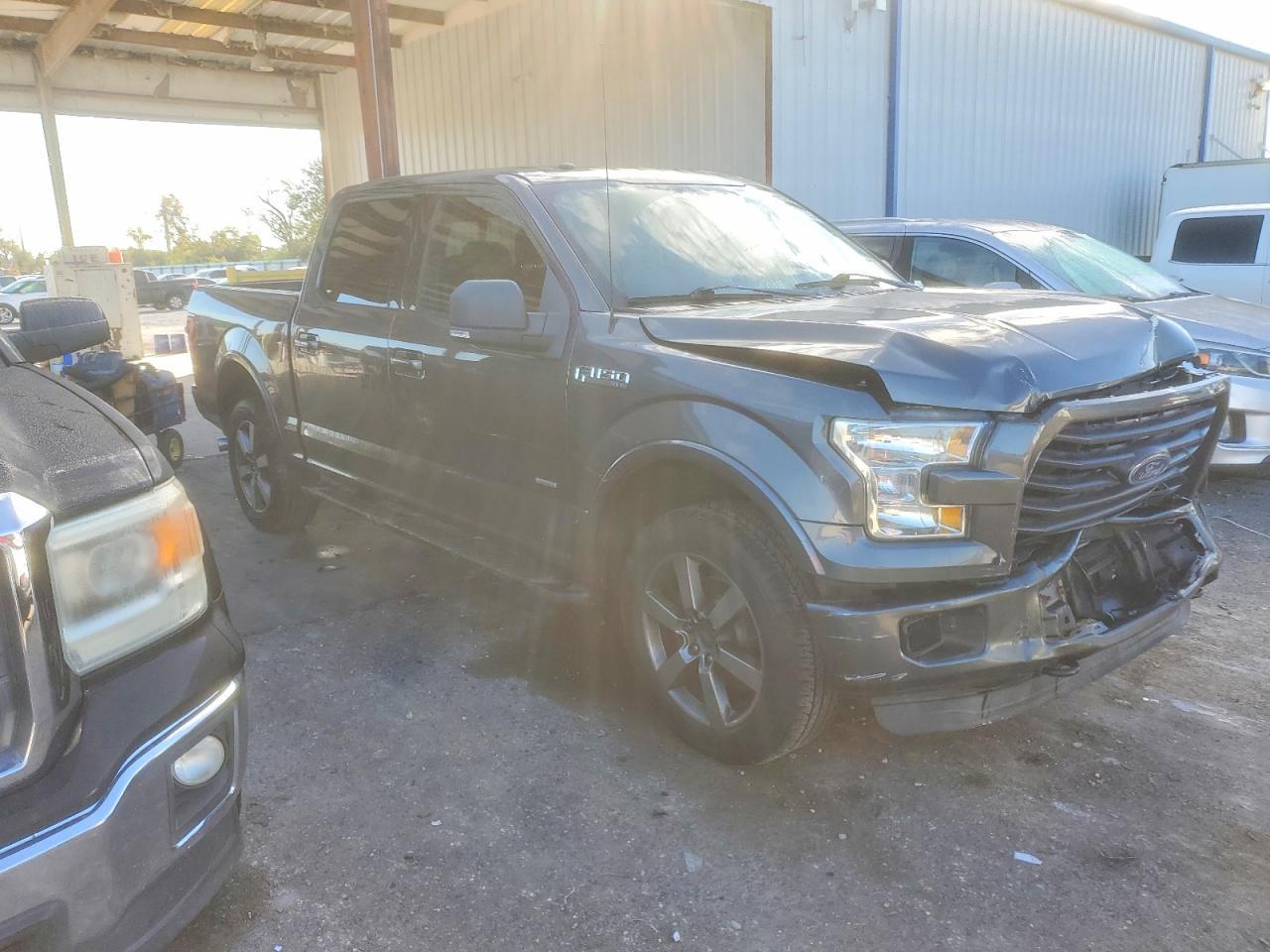 2015 Ford F150 Supercrew - Фото 4
