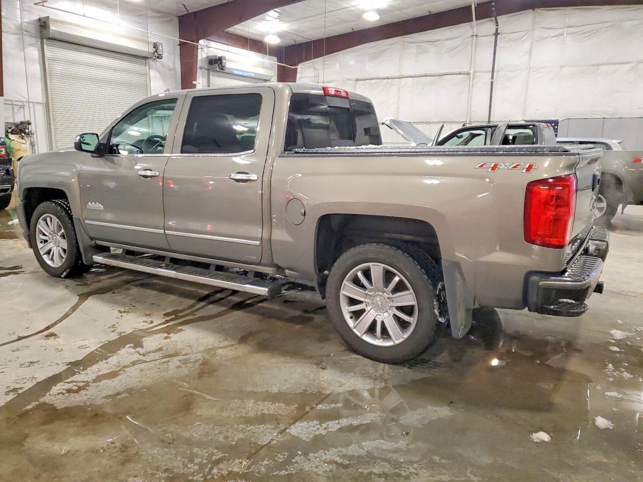 2017 Chevrolet Silverado K1500 High Country - Фото 2