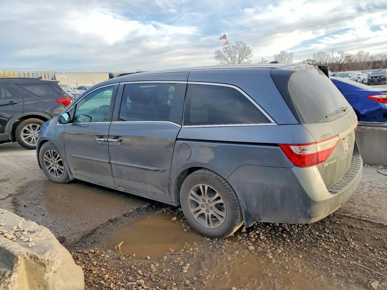 2013 Honda Odyssey Exl - Фото 2