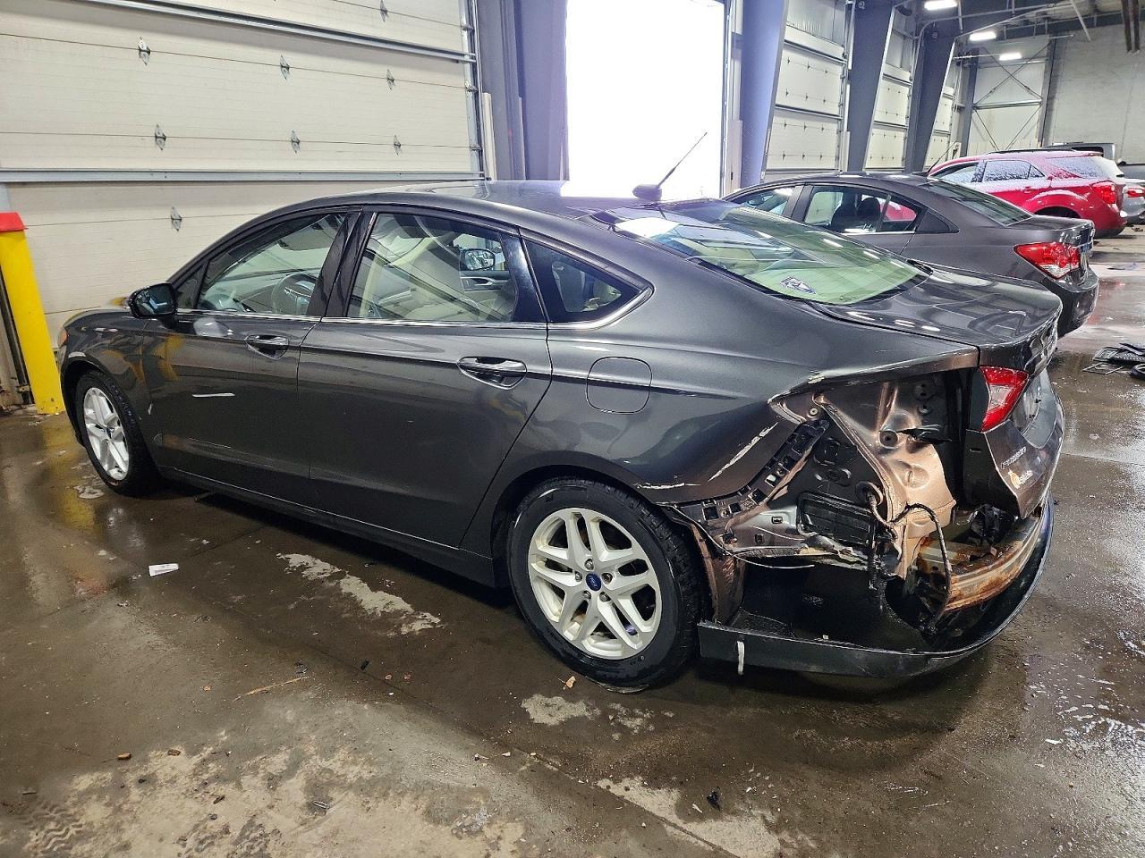 2015 Ford Fusion Se - Фото 2