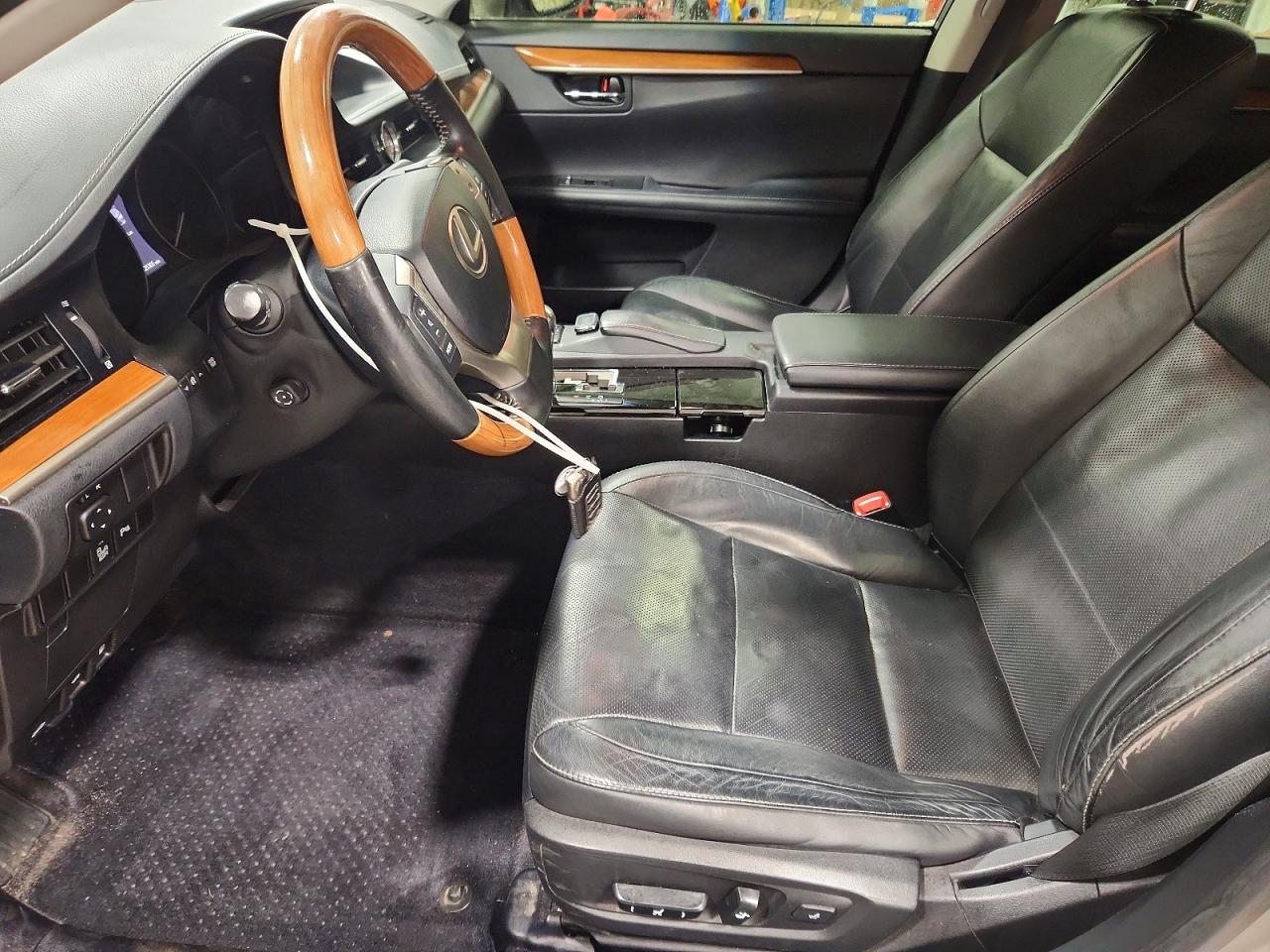 2015 Lexus Es 300H - Фото 7