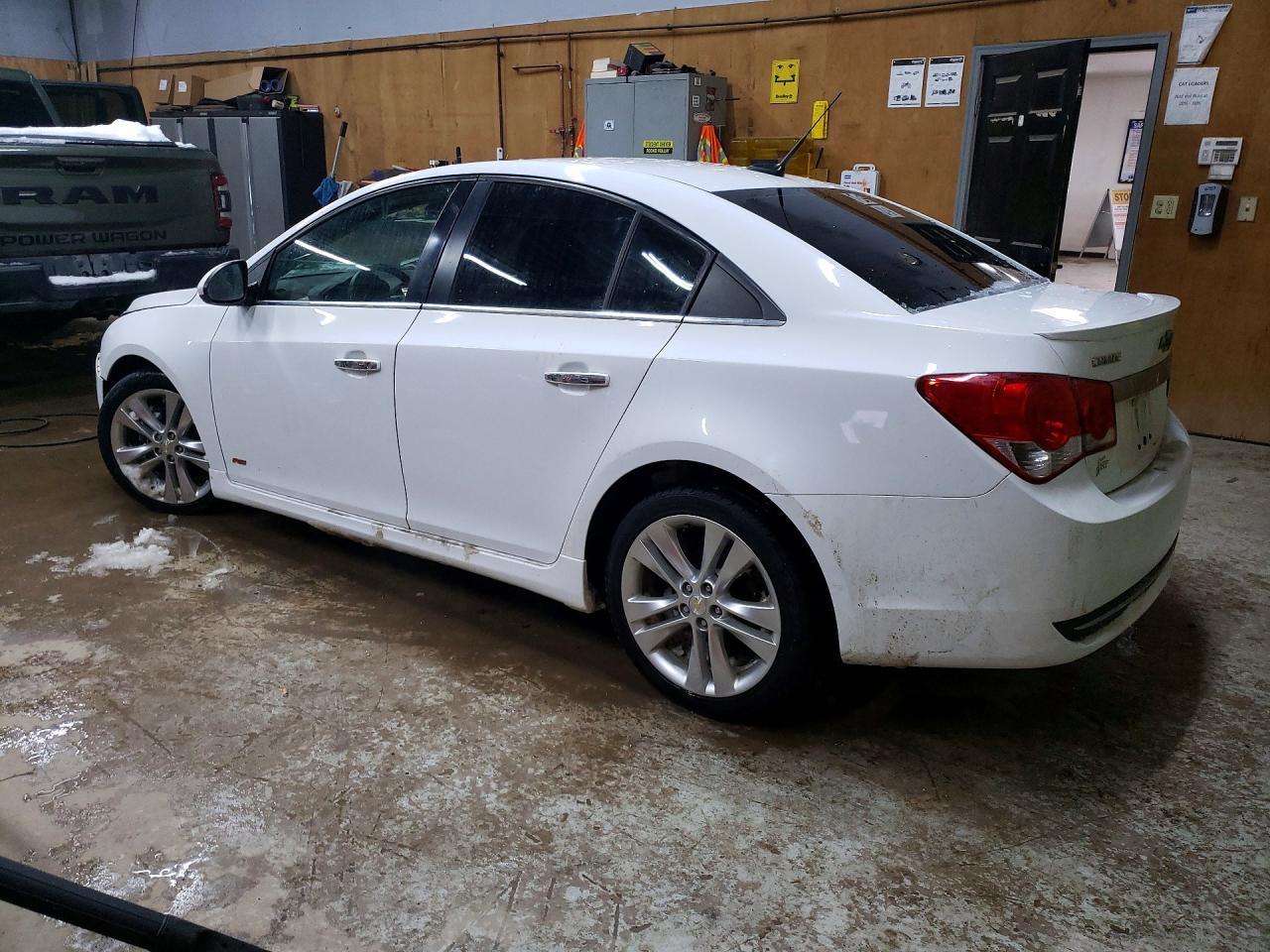 2014 Chevrolet Cruze Ltz - Image 2