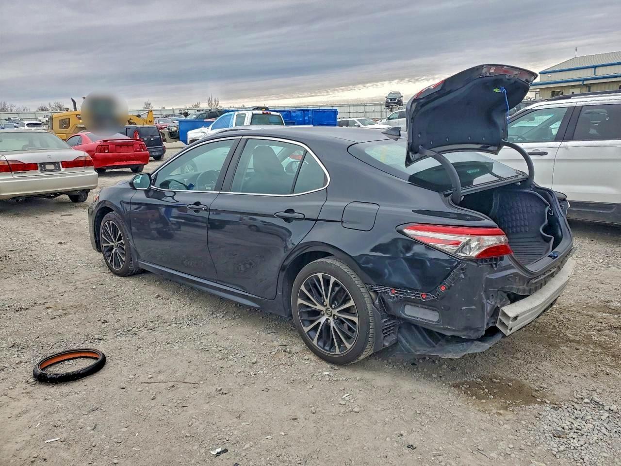 2019 Toyota Camry L - Фото 2