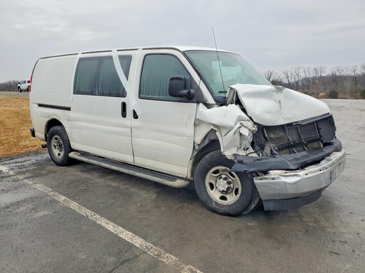2018 Chevrolet Express 2500 Utility / Service Van - Фото 4