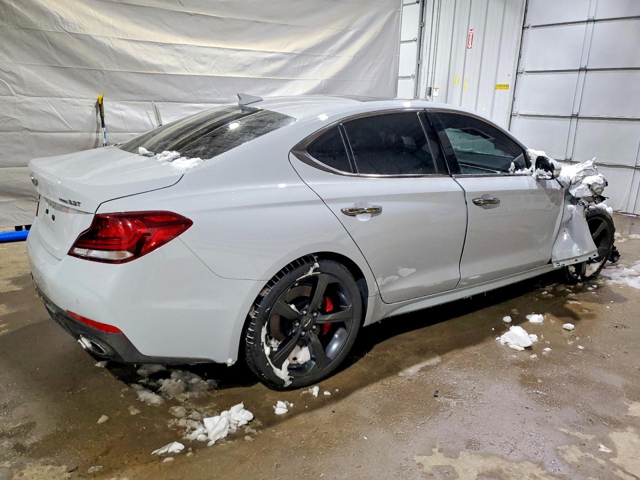 2021 Genesis G70 - Фото 3