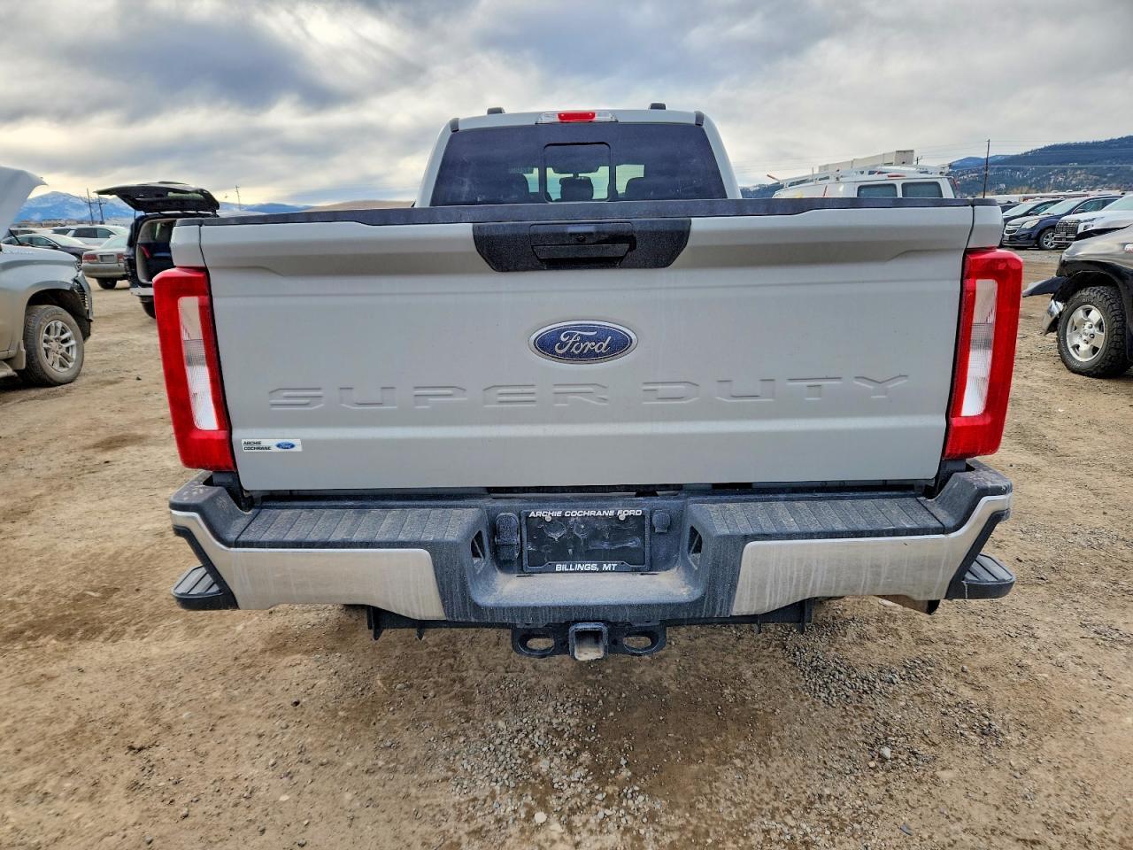 2025 Ford F250 Super Duty - Фото 6