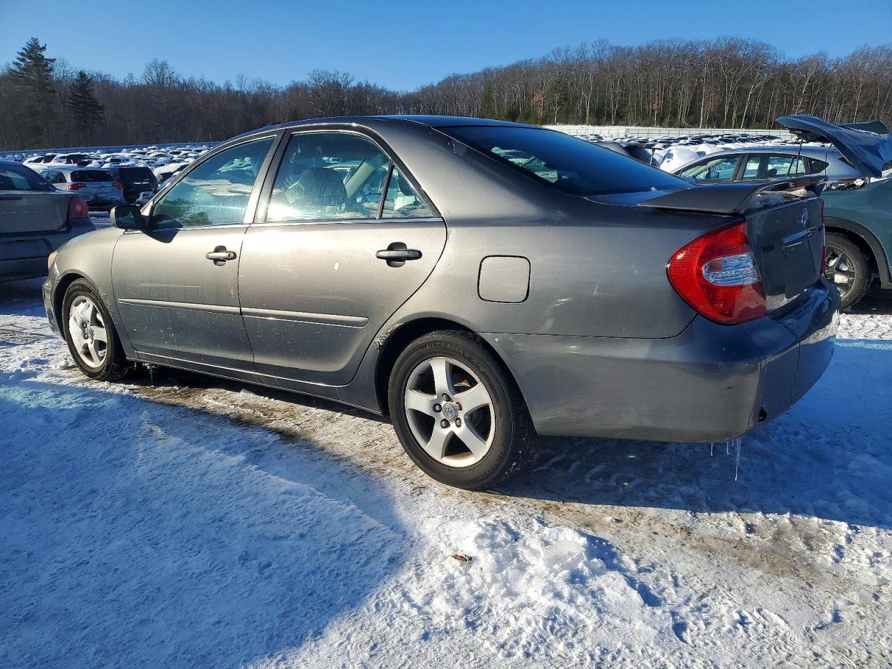 2004 Toyota Camry - Фото 2