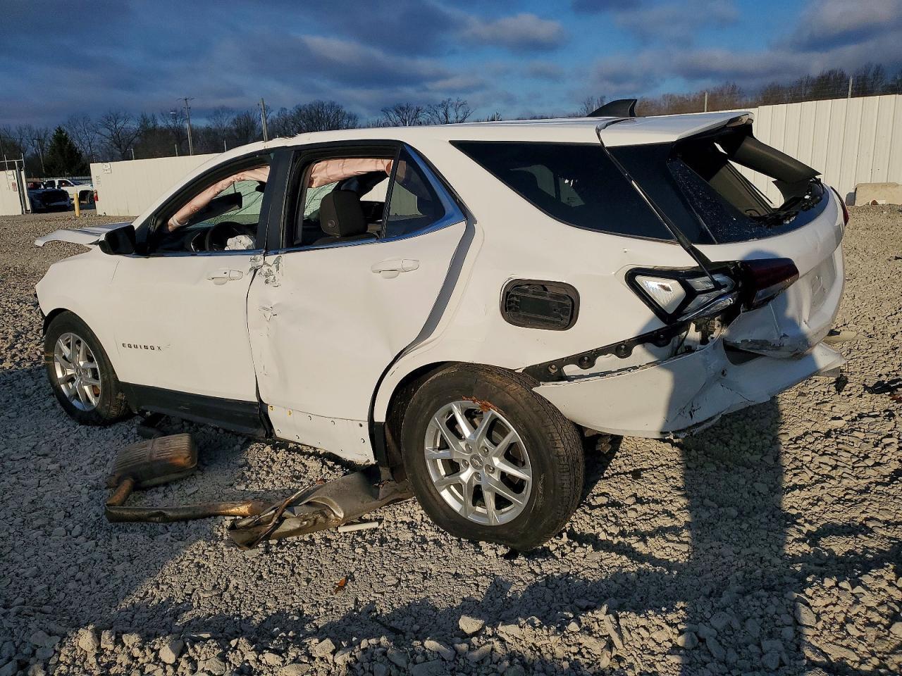 2022 Chevrolet Equinox Lt - Фото 2