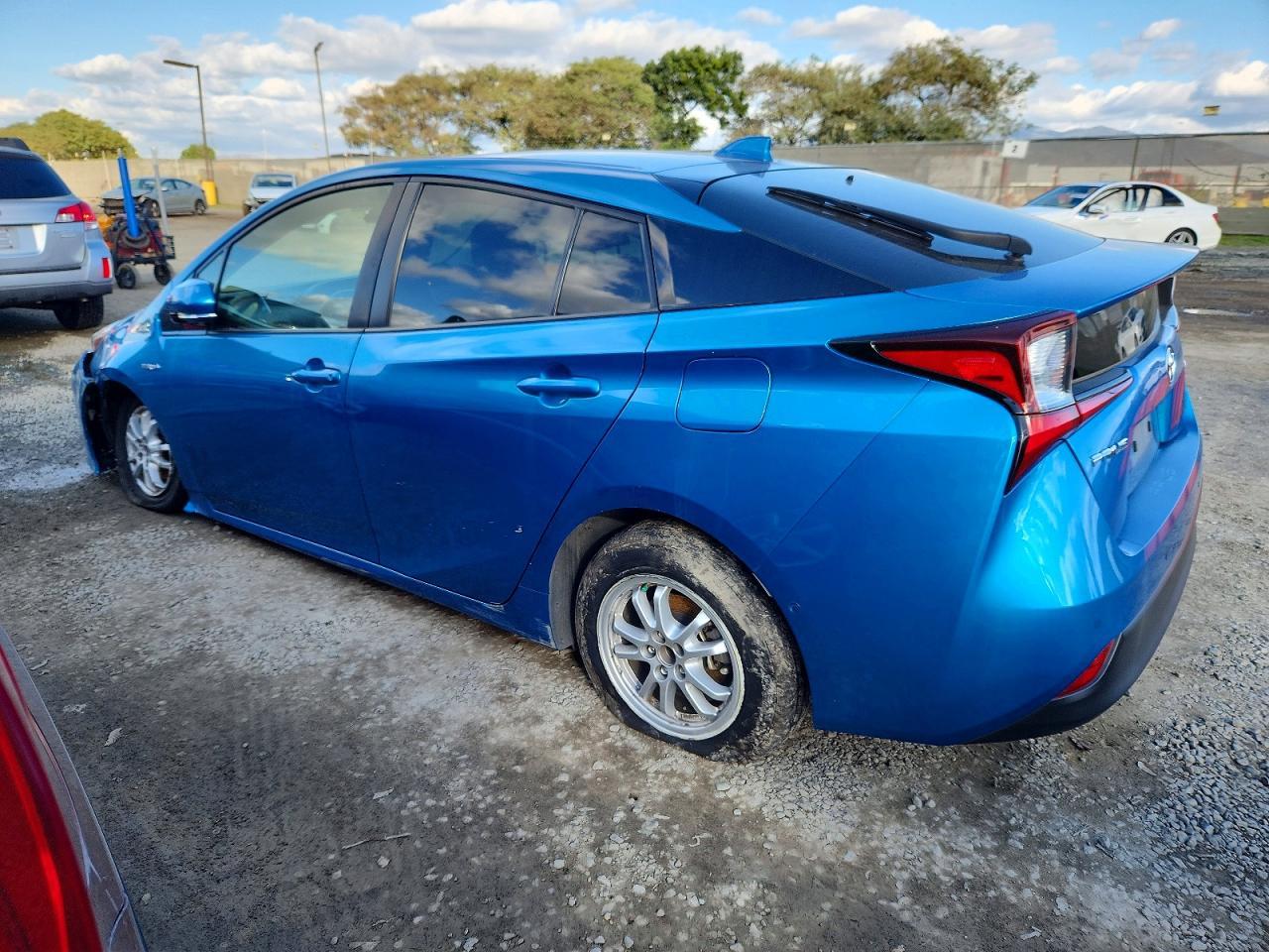 2020 Toyota Prius Le - Фото 2