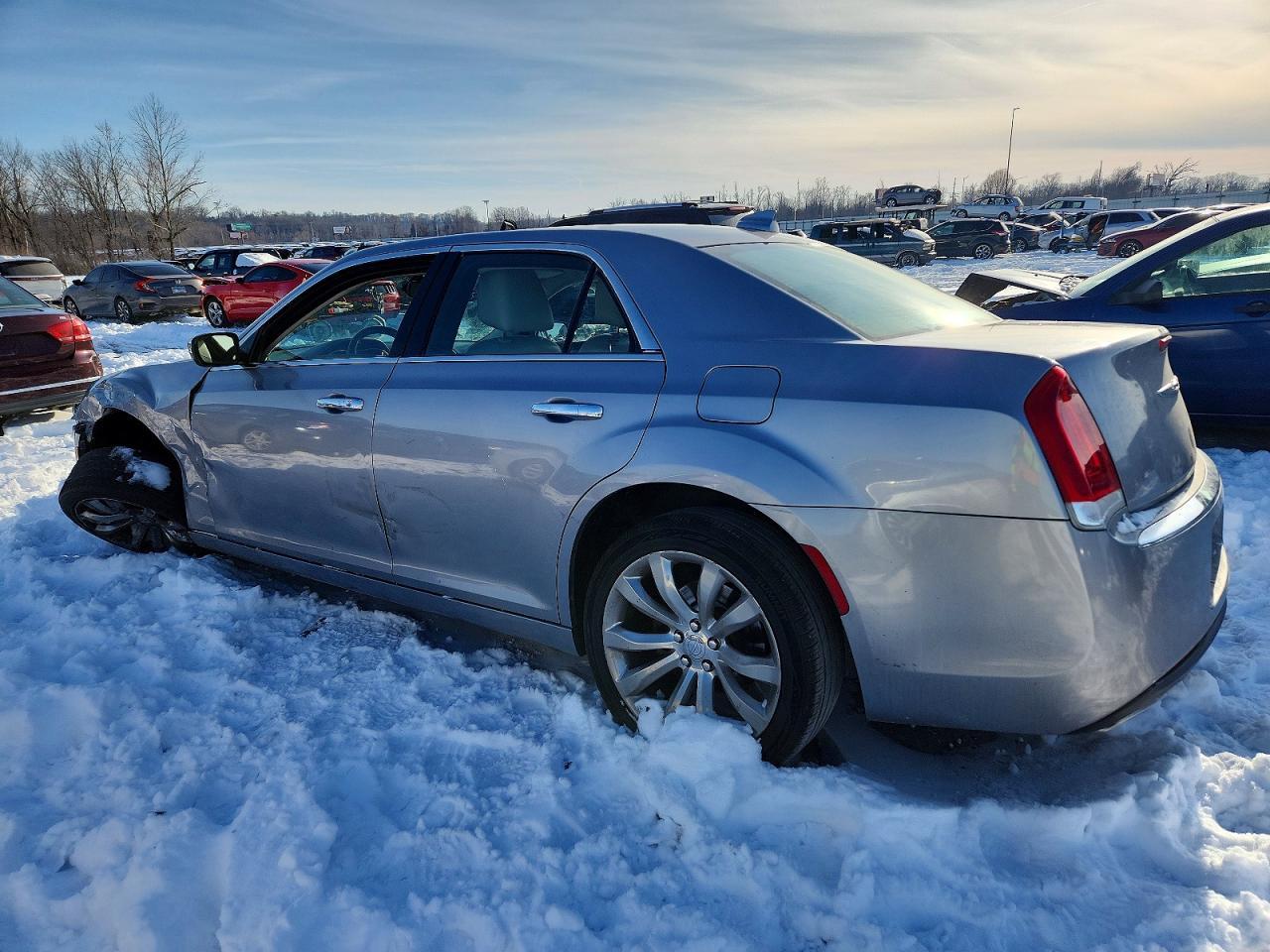 2018 Chrysler 300 Limited - Фото 2