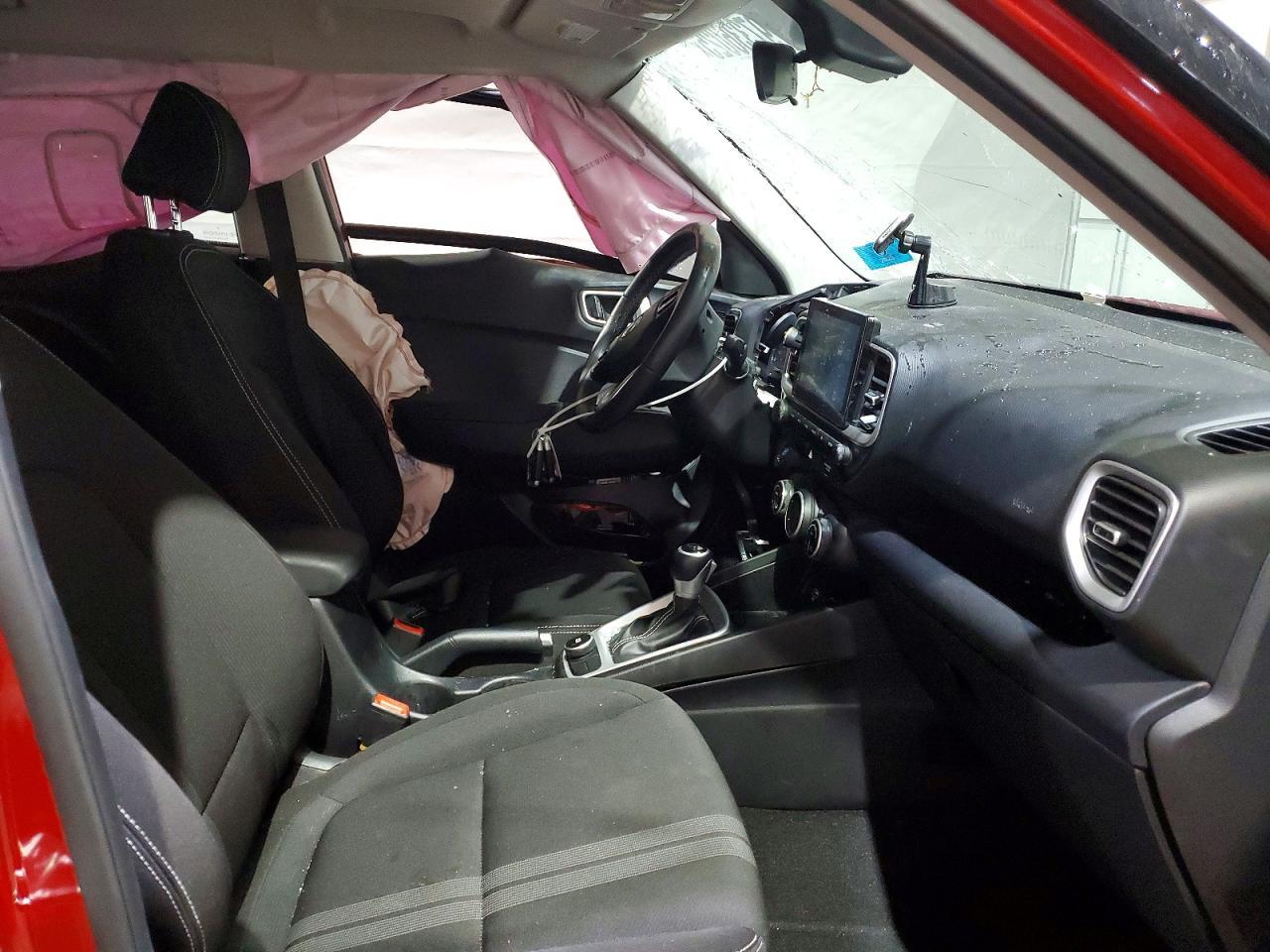 2025 Hyundai Venue Sel - Image 7