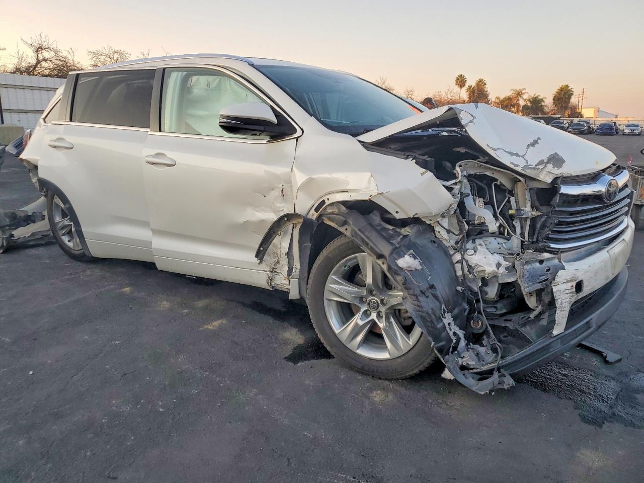 2016 Toyota Highlander Limited - Image 4