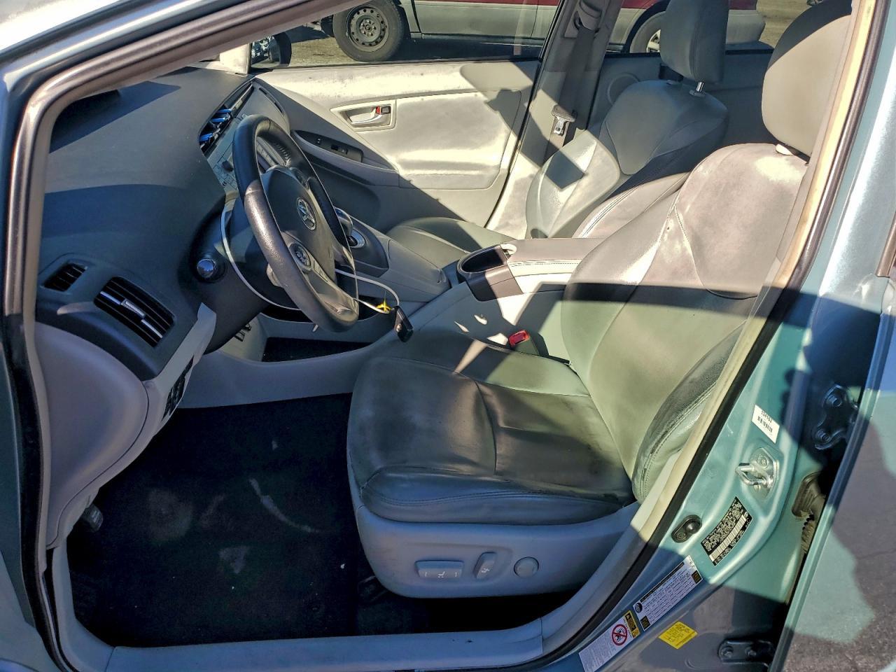 2013 Toyota Prius - Фото 7