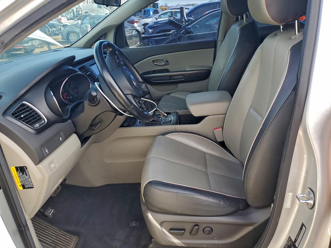 2017 Kia Sedona Lx - Фото 7