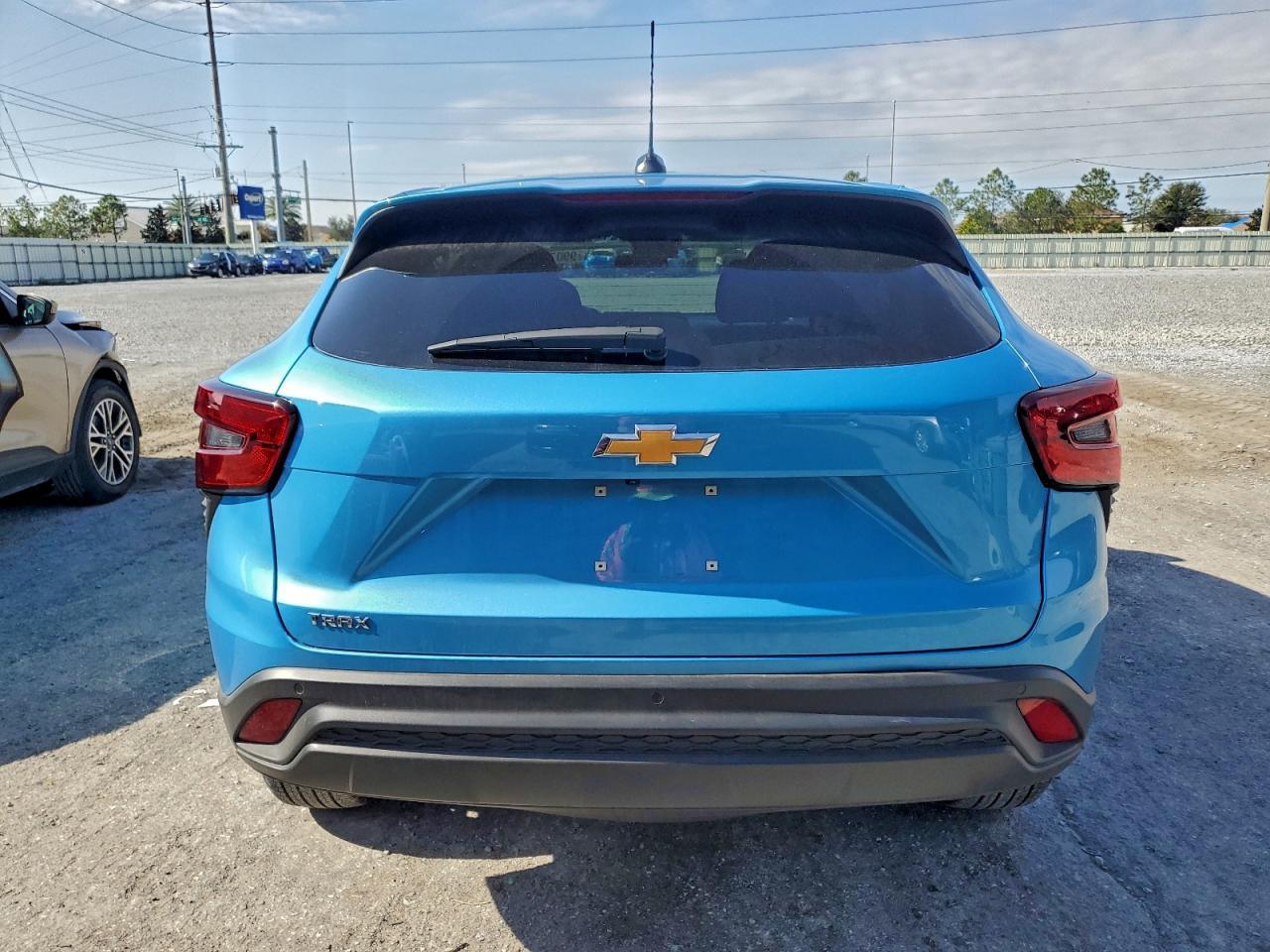 2025 Chevrolet Trax Ls - Фото 6
