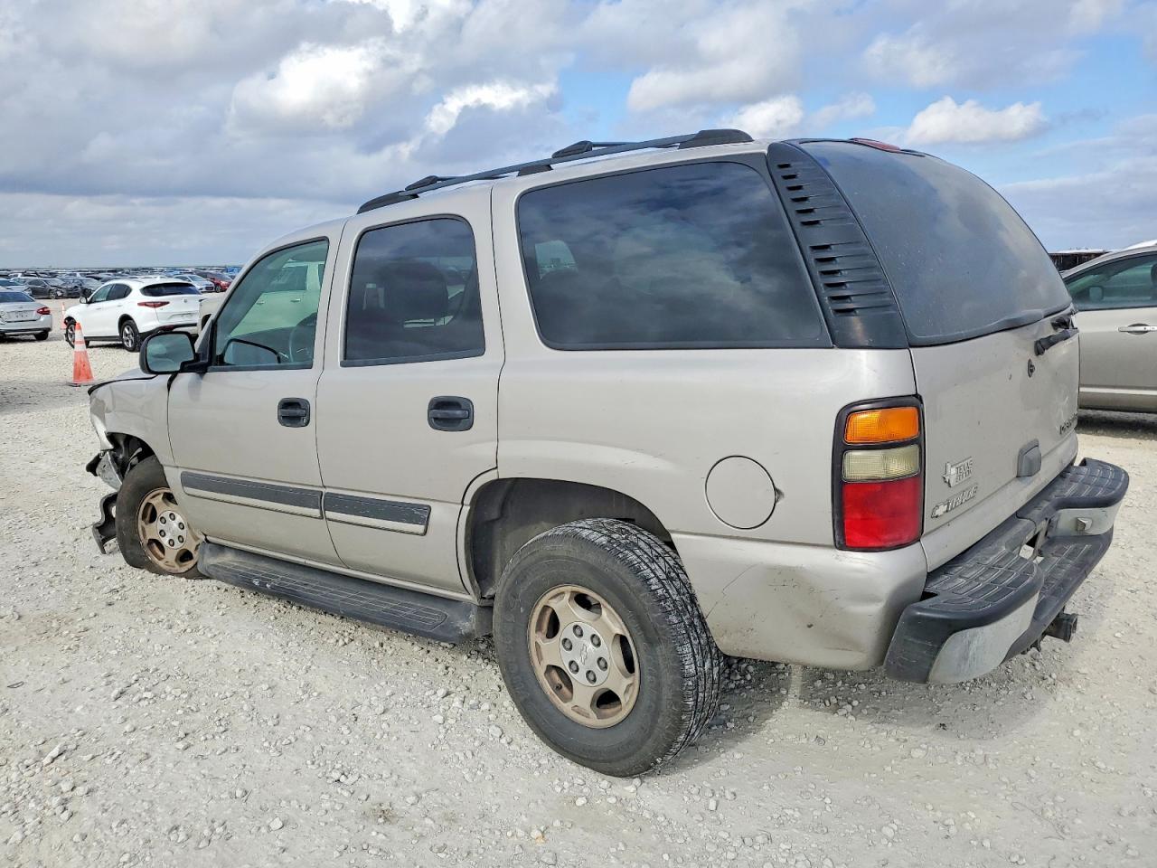 2004 Chevrolet Tahoe C1500 - Фото 2