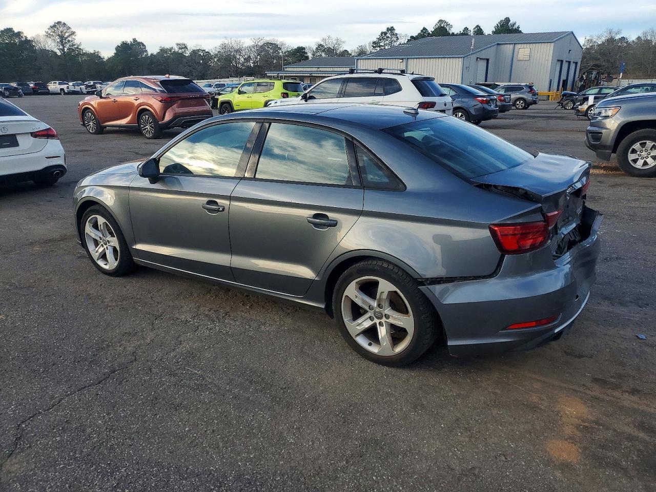 2017 Audi A3 Premium - Фото 2