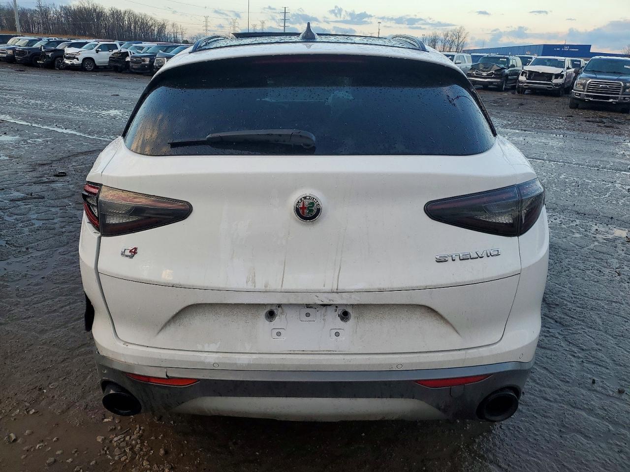 2024 Alfa Romeo Stelvio Ti - Image 6