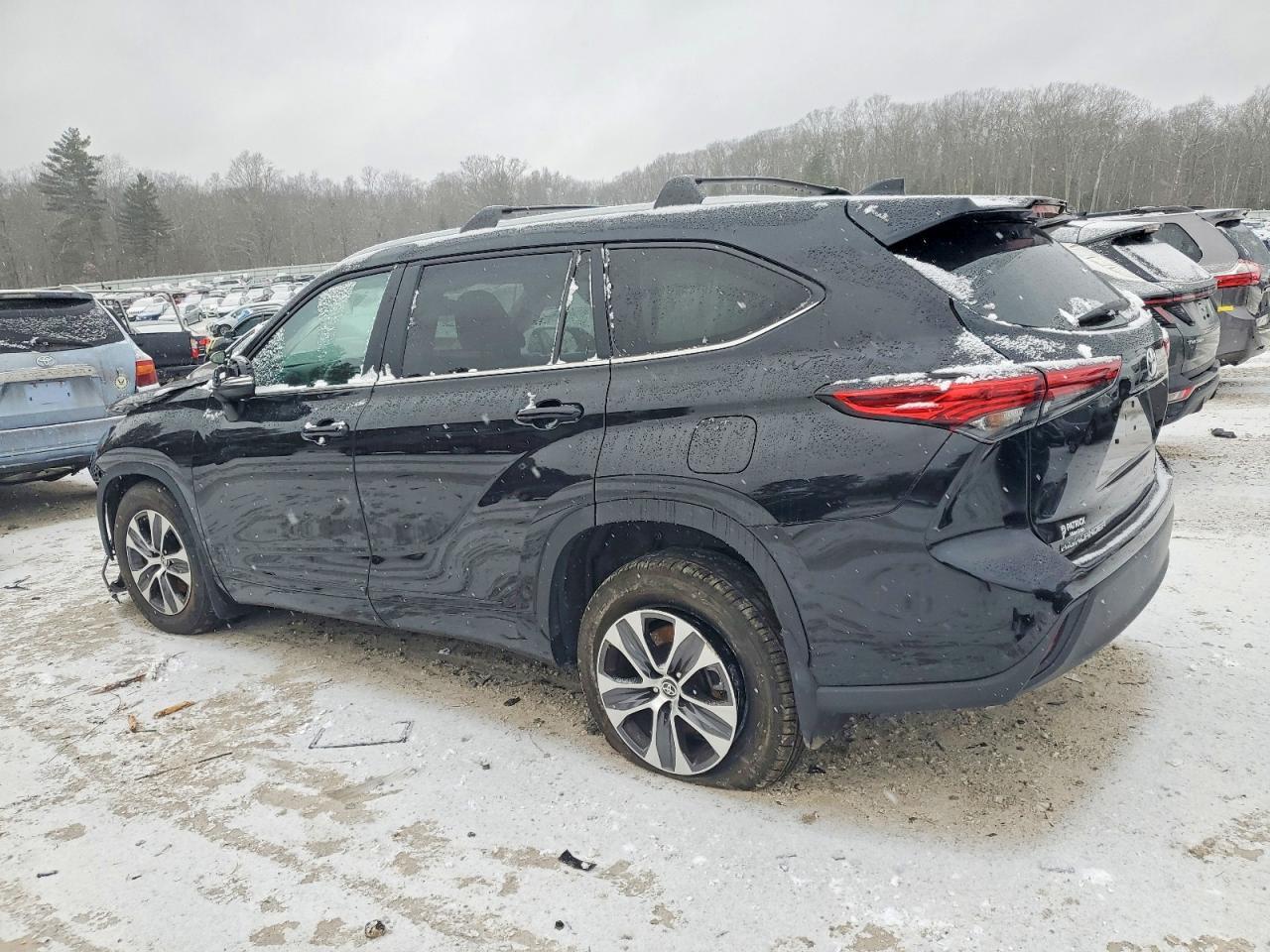 2023 Toyota Highlander L - Фото 2